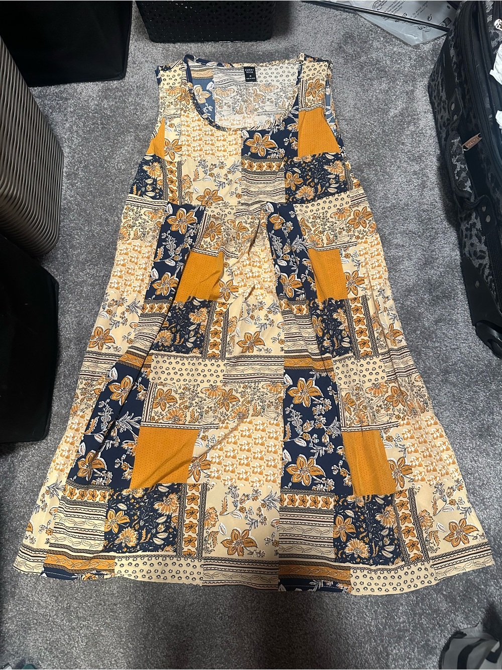 SHEIN Emery Rose Dress - Picture 4 of 9